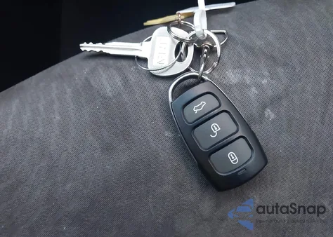 2015 Hyundai Elantra Se from USA, damaged, VIN 5NPDH4AE9FH595731